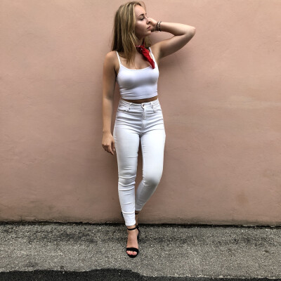 chanel zoekt een Huurwoning / Kamer / Appartement / Studio / Woonboot in Groningen