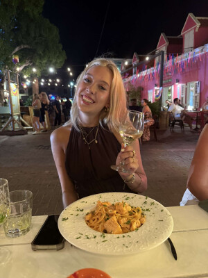 Suze is looking for a Room / Apartment / Studio / HouseBoat in Groningen