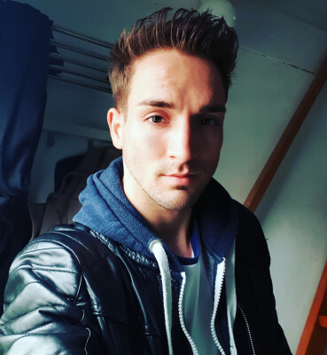 Mitch zoekt een Huurwoning / Kamer / Appartement / Studio / Woonboot in Groningen