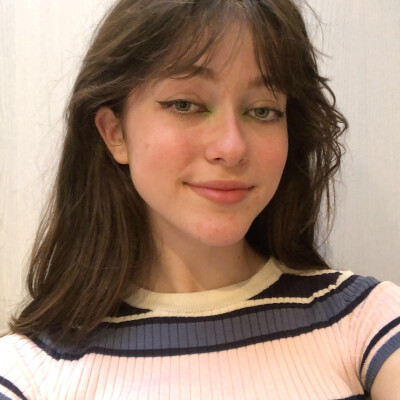 Vira zoekt een Kamer / Studio in Groningen